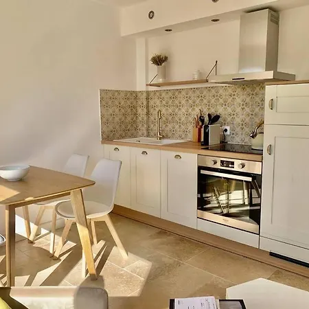 Apartment La Reposee, Bas De En Plein Coeur De